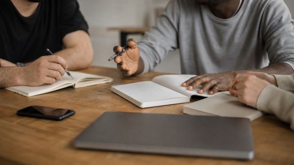 Rôles et limites des outils dans la gestion de projets collectifs